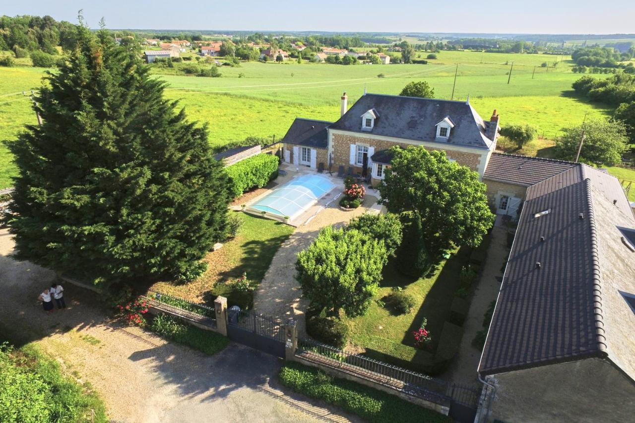 Bed and Breakfast La Costonnerie à Leigne-sur-Usseau Extérieur photo